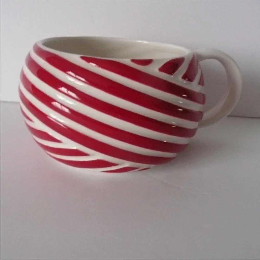 Starbucks Holiday Mug Cup 2013 Red White Stripe Candy Cane 12 oz - Picture 3 of 5